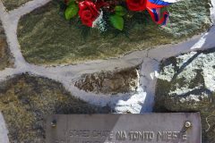 Memorial plaque at the outer wall of Žiarska chata