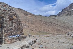 Refugio Vivac de la Caldera at the foot of Mulhacén (3065 meters)