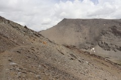 Trail to Mulhacén, not far off from Refugio Villavientos