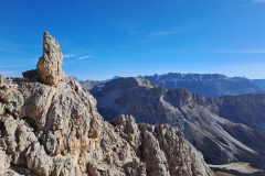 On about 2800m