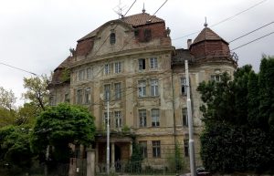 Dilapidated villa in Šulekova street