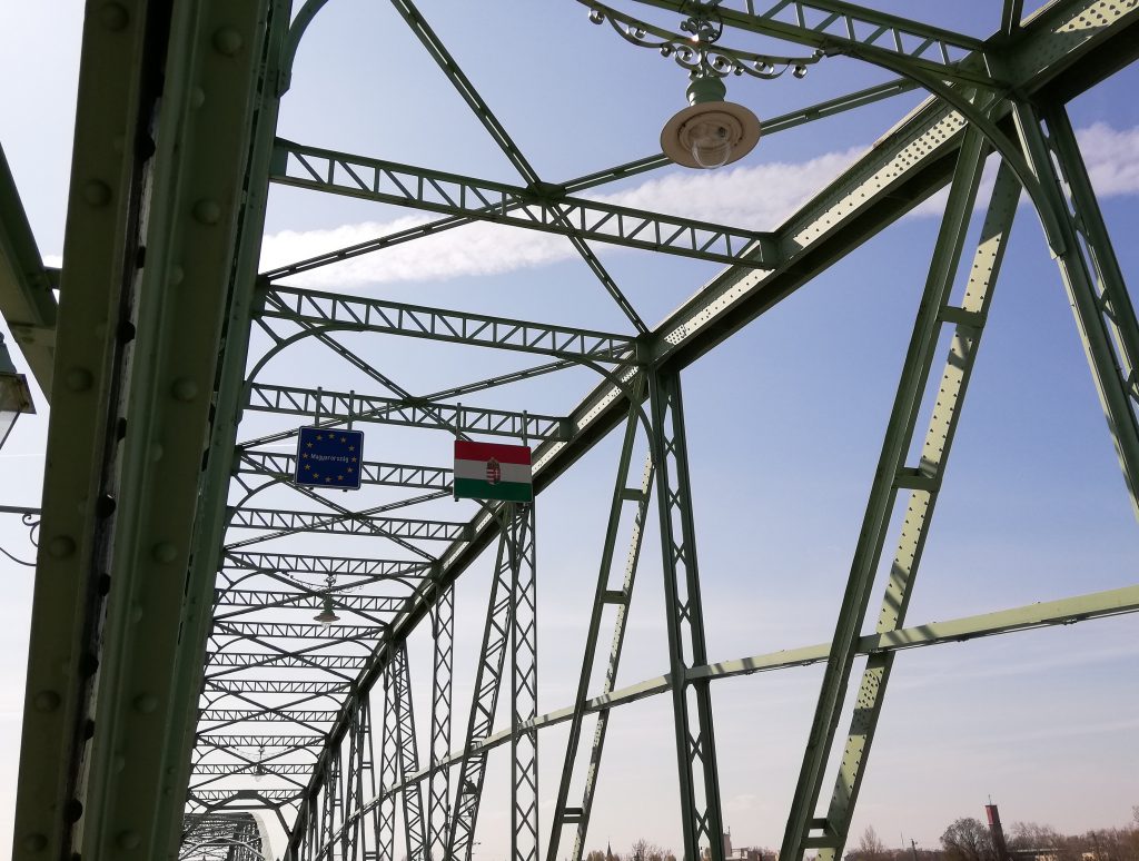 Komárno, Elisabeth Bridge (Hungarian border)