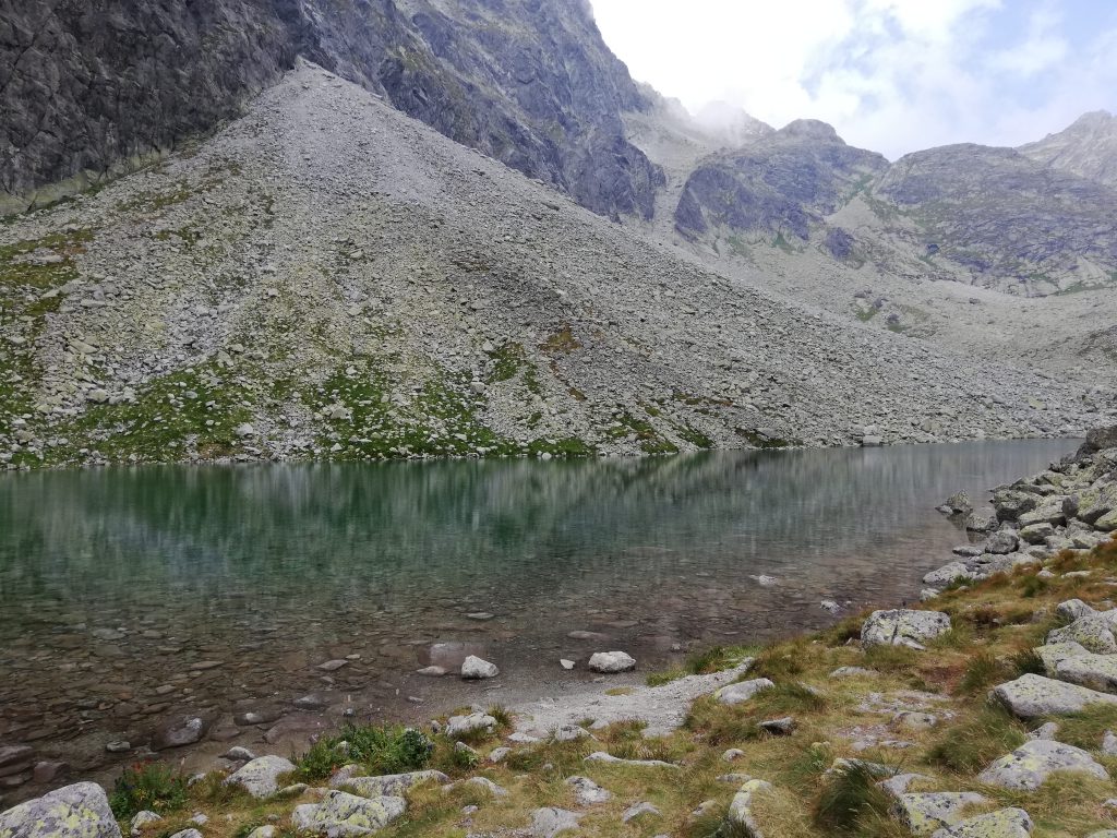 Dlhé pleso ("Long mountain lake")