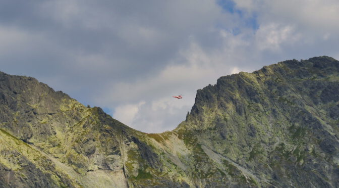 Mountain rescue helicopter, seen from Vyšné Kôprovské sedlo
