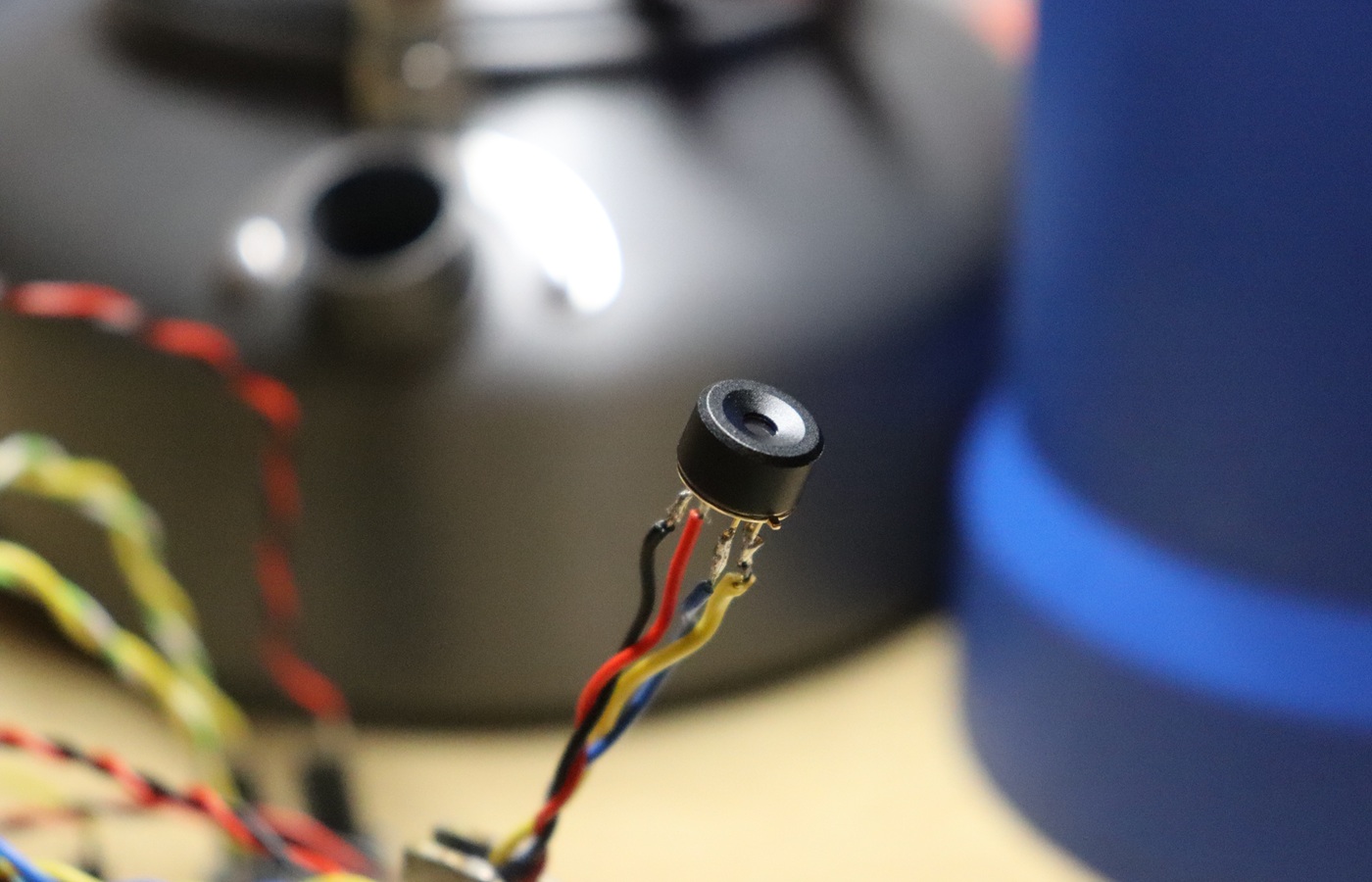 Verdrahteter MLX90642 Sensor aus der Nähe