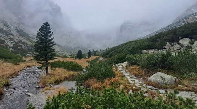 Traversing Priečne sedlo (High Tatras)